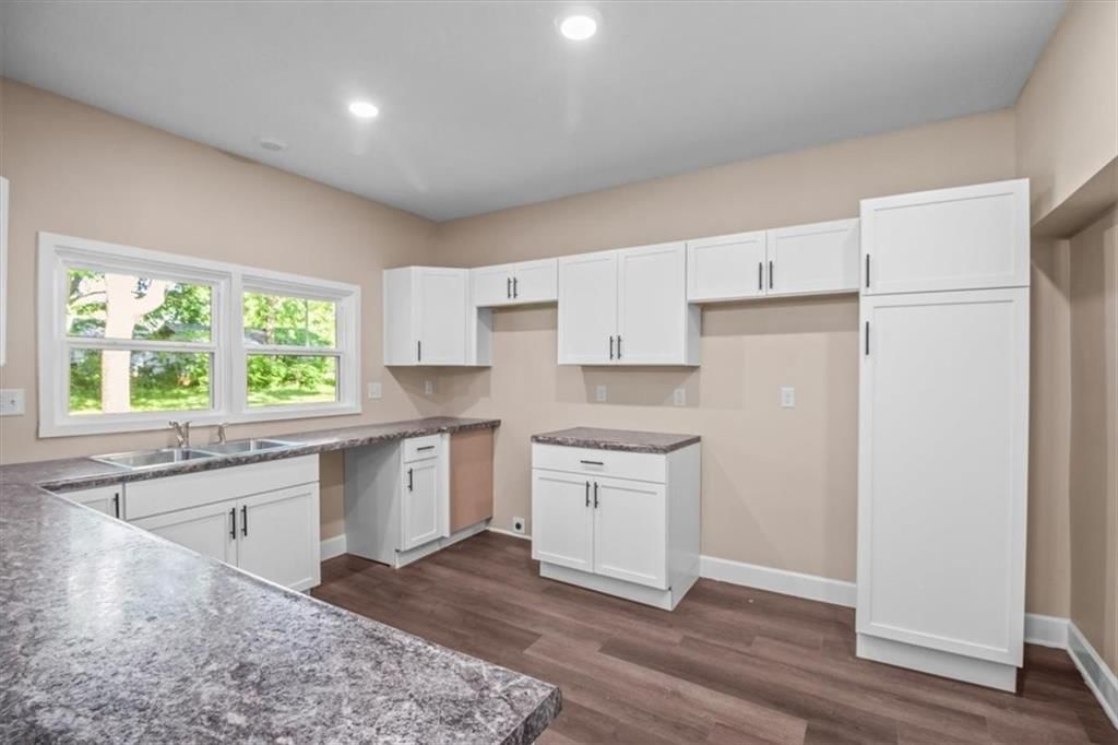 902 S Pine Street — photo 8