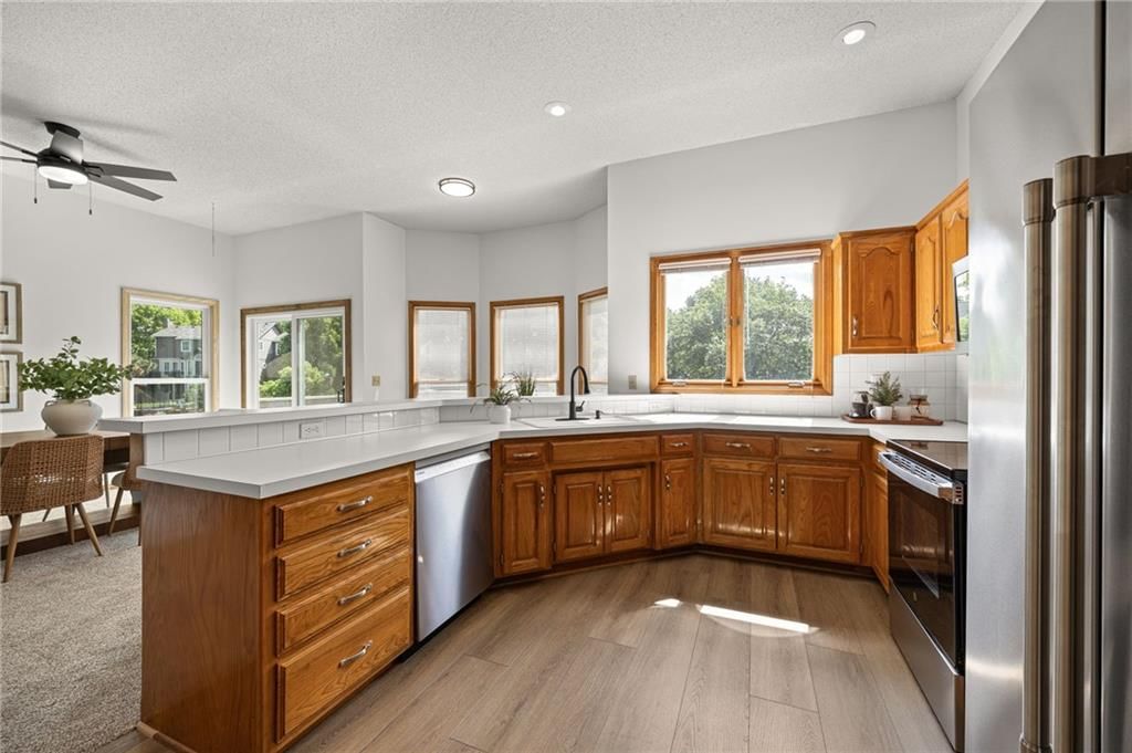 5117 Anderson Street — photo 17