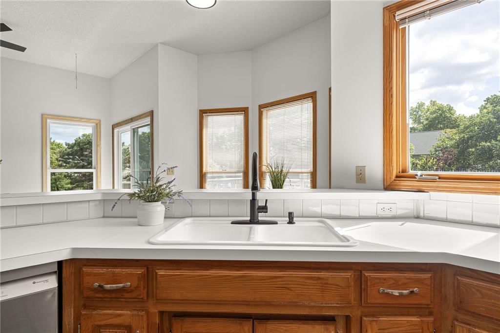 5117 Anderson Street — photo 20