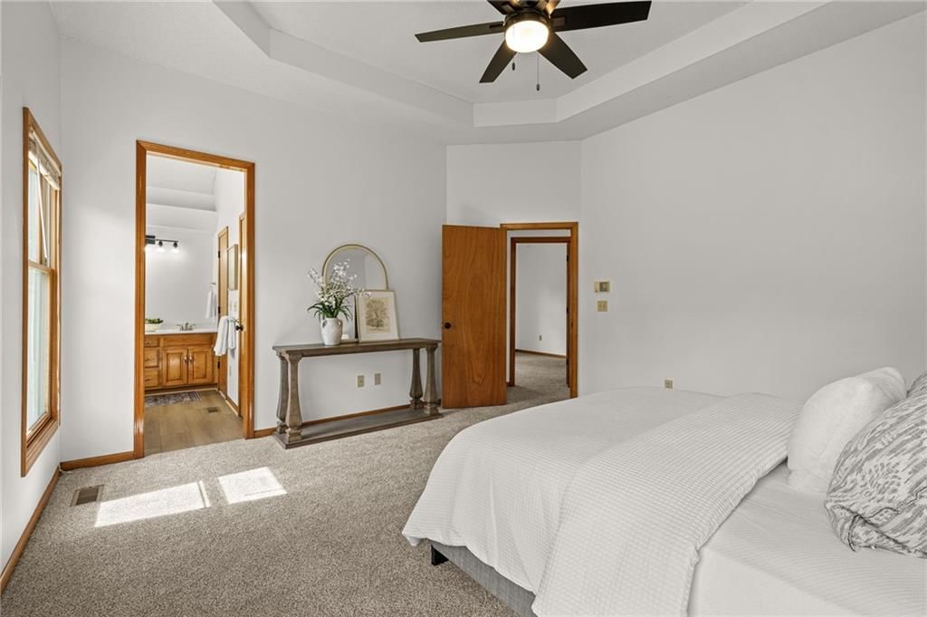 5117 Anderson Street — photo 32