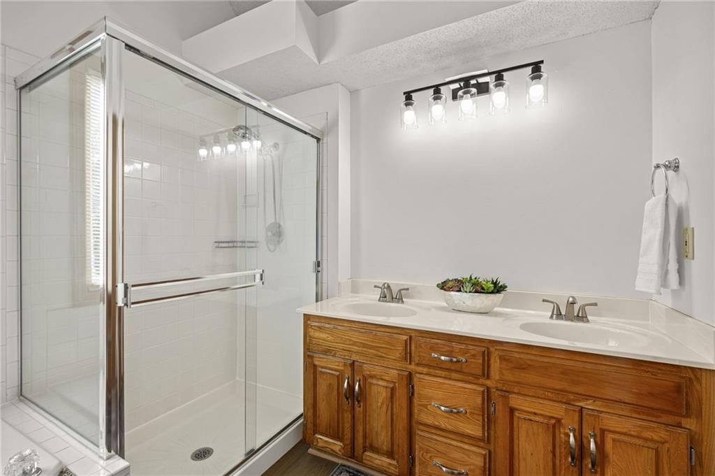 5117 Anderson Street — photo 34