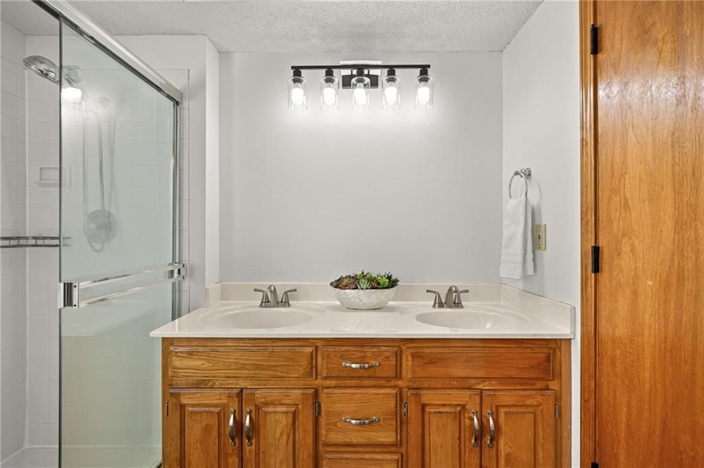 5117 Anderson Street — photo 35