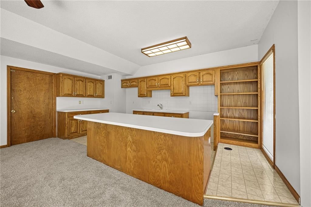 5117 Anderson Street — photo 41