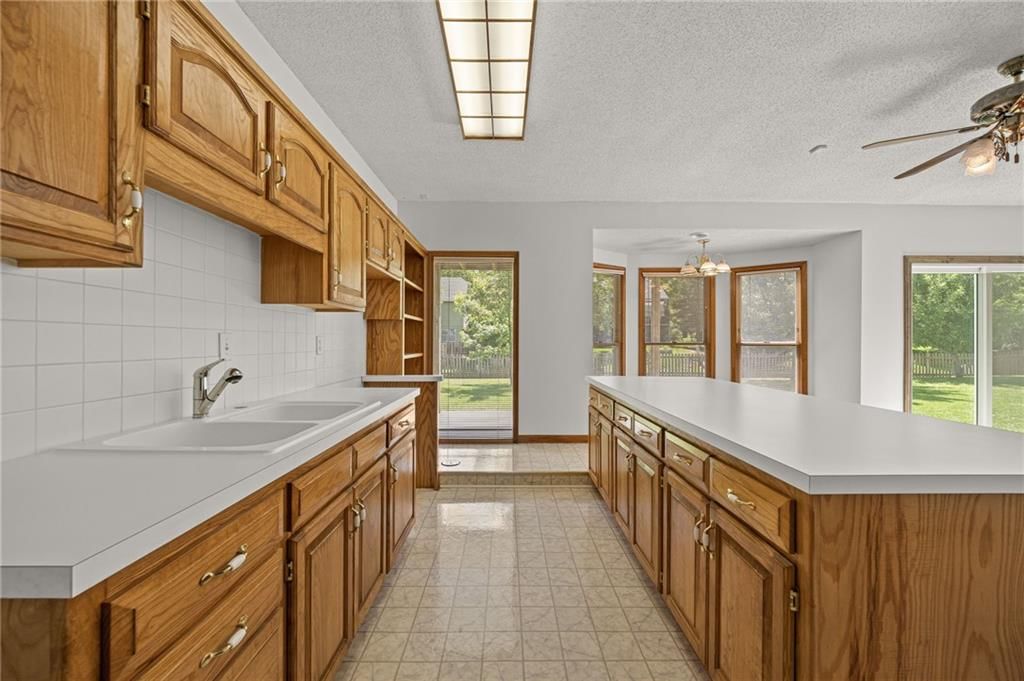 5117 Anderson Street — photo 44