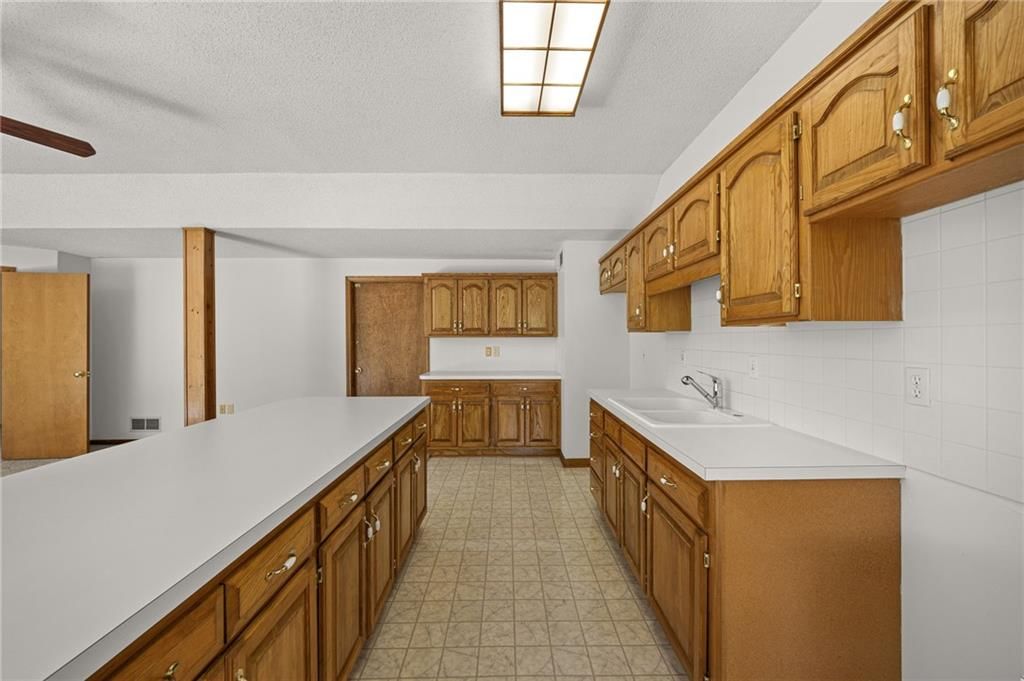 5117 Anderson Street — photo 45