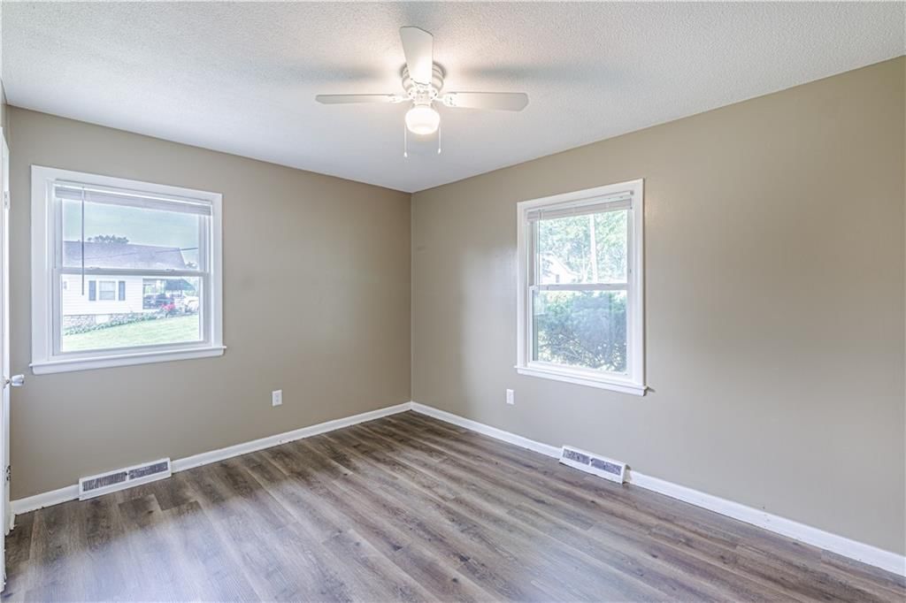 1845 Ewing Avenue — photo 11