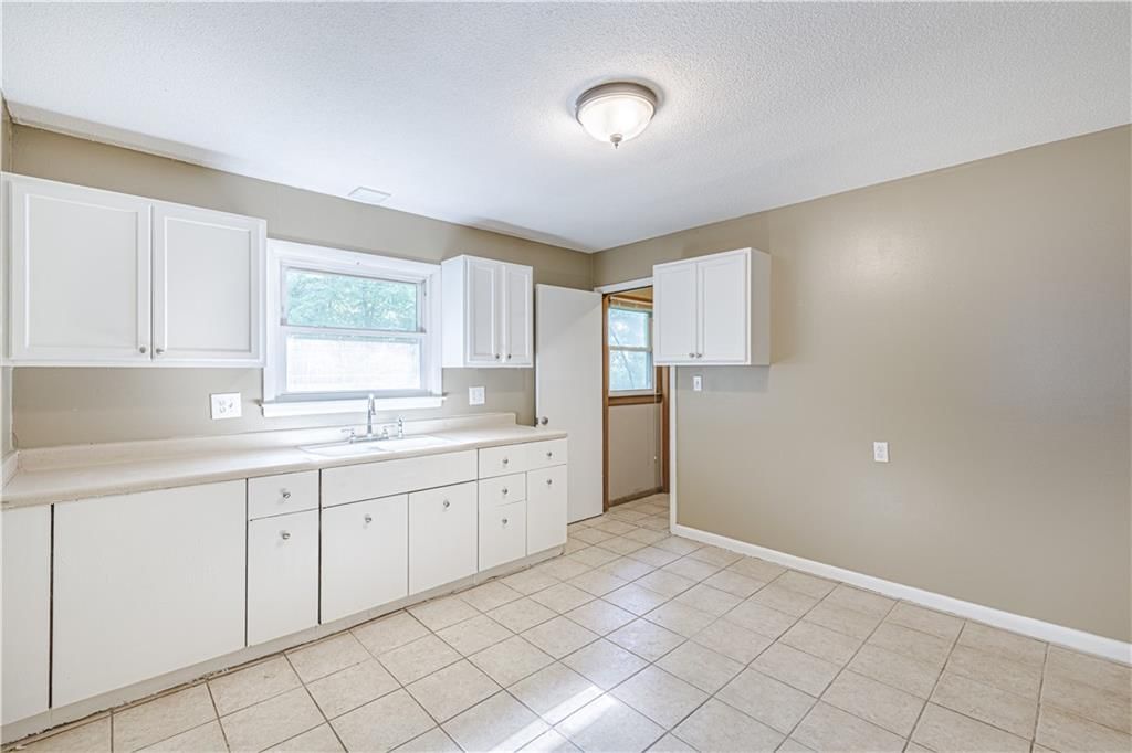 1845 Ewing Avenue — photo 17