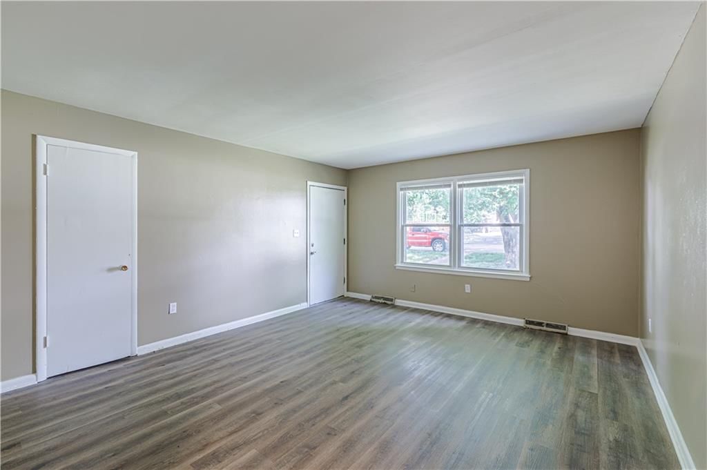 1845 Ewing Avenue — photo 18