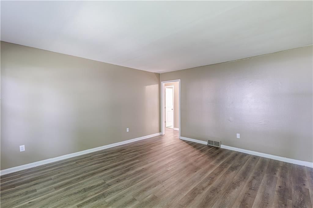 1845 Ewing Avenue — photo 19