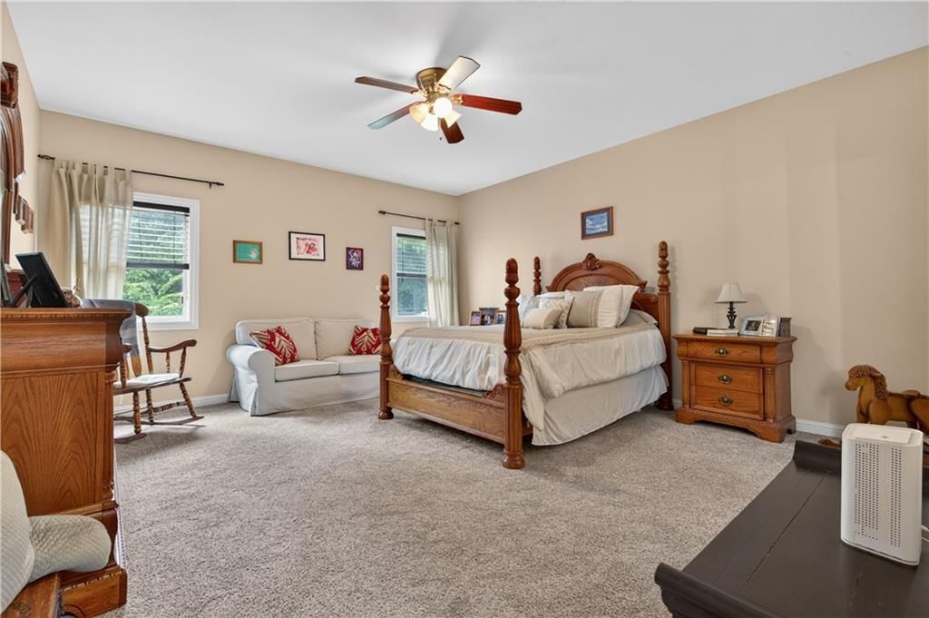 528 S Georgia Street — photo 14