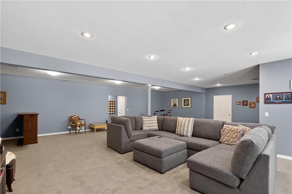 528 S Georgia Street — photo 31