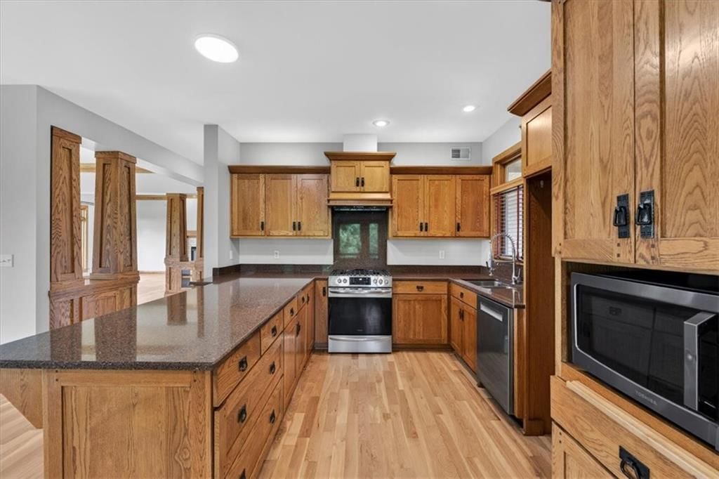 100 SW Gray Circle — photo 16