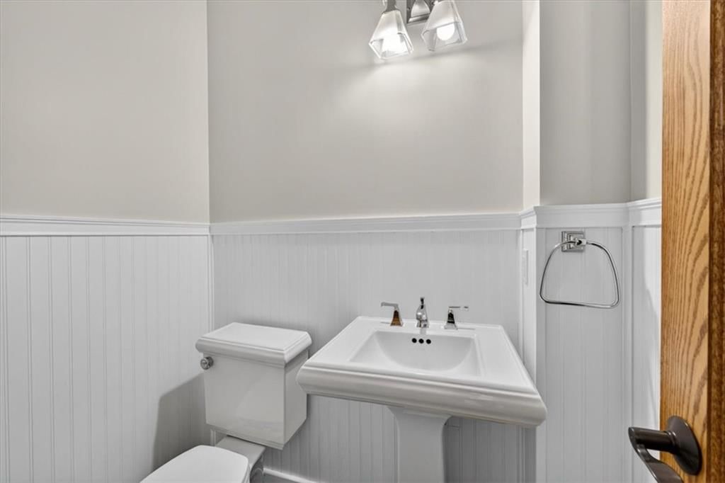 100 SW Gray Circle — photo 32