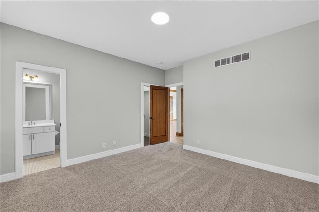 100 SW Gray Circle — photo 41