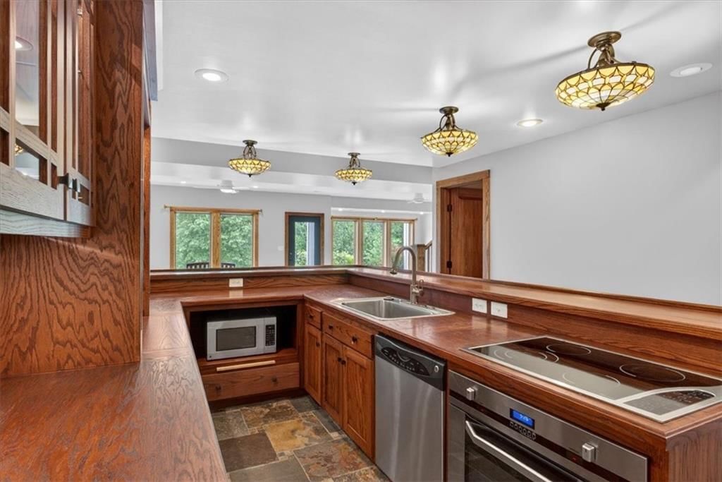 100 SW Gray Circle — photo 47