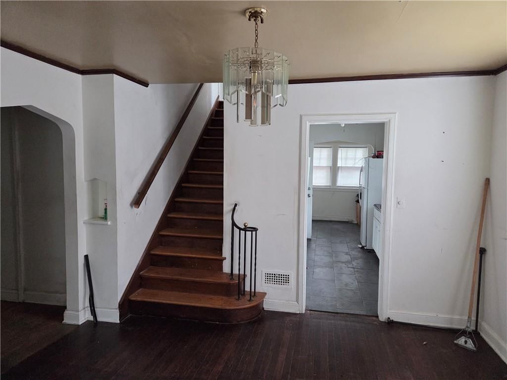 2549 Drury Avenue — photo 5