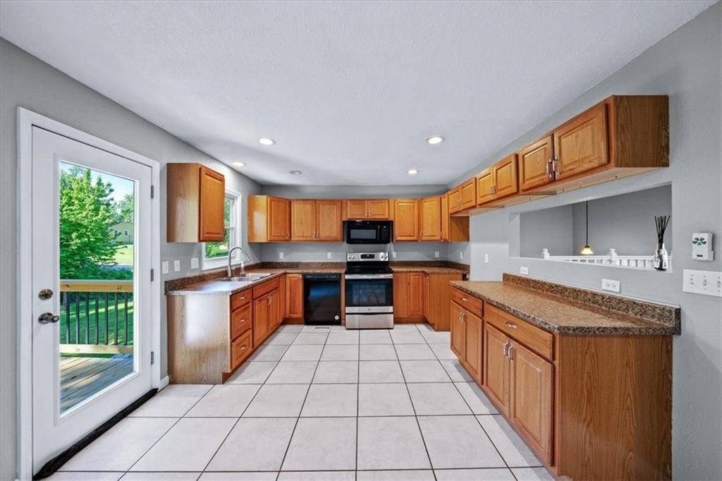 13647 Lawrence Avenue — photo 11
