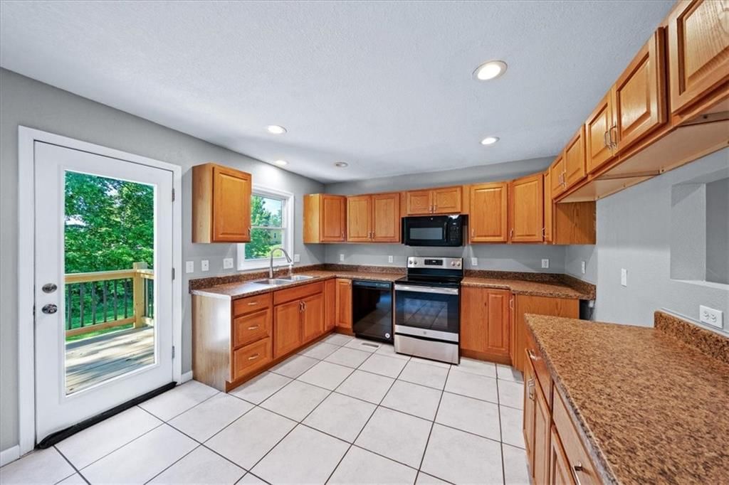 13647 Lawrence Avenue — photo 12