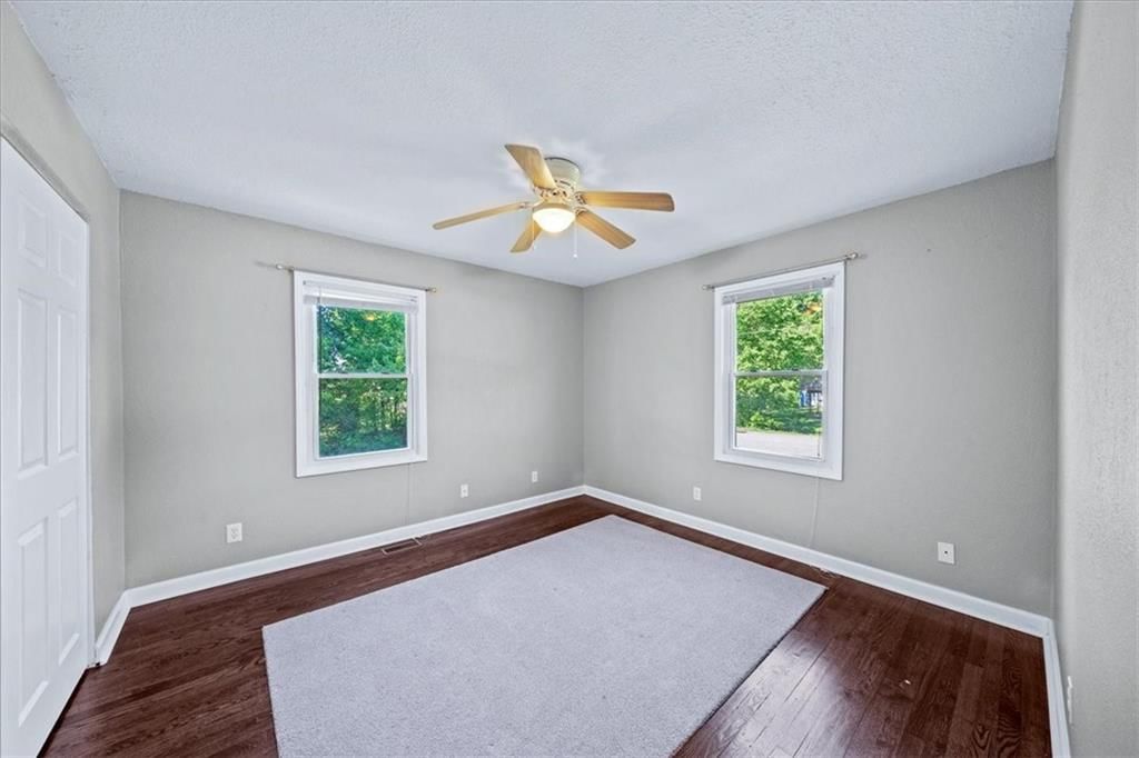 13647 Lawrence Avenue — photo 17