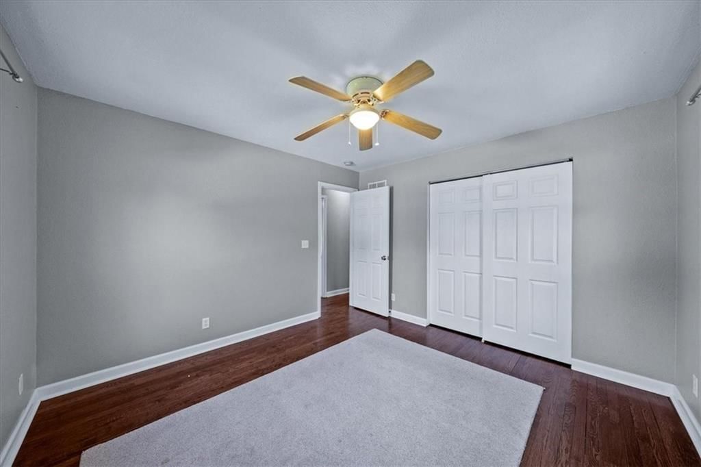 13647 Lawrence Avenue — photo 18