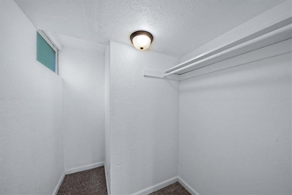 13647 Lawrence Avenue — photo 21