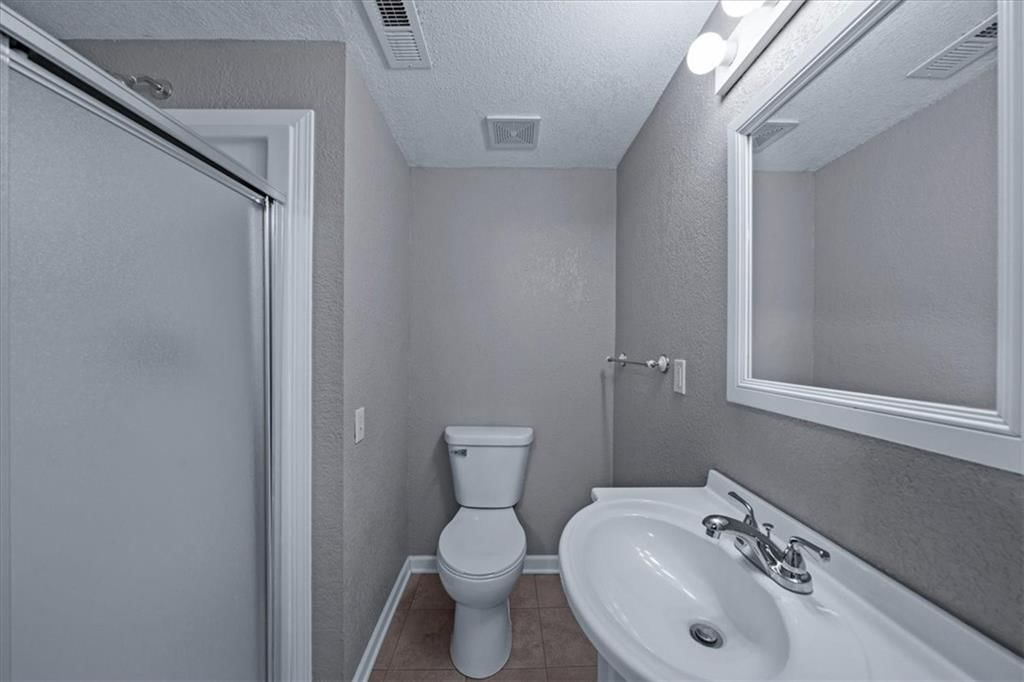 13647 Lawrence Avenue — photo 25