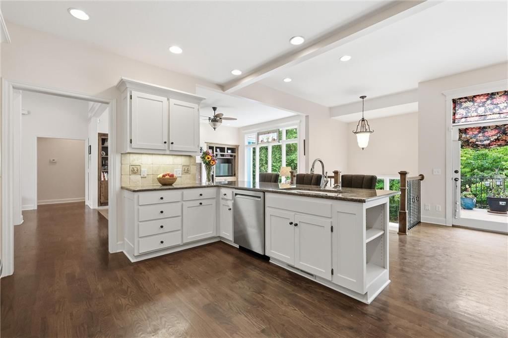 1140 Waverly Drive — photo 11