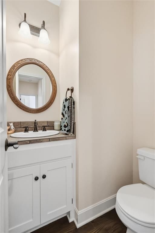 1140 Waverly Drive — photo 14