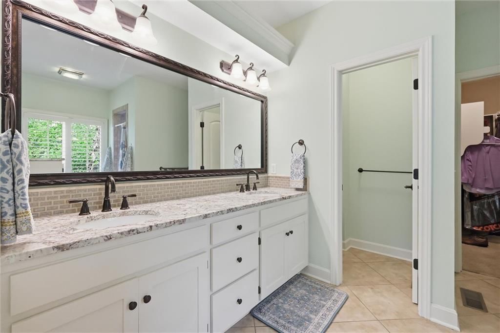 1140 Waverly Drive — photo 19