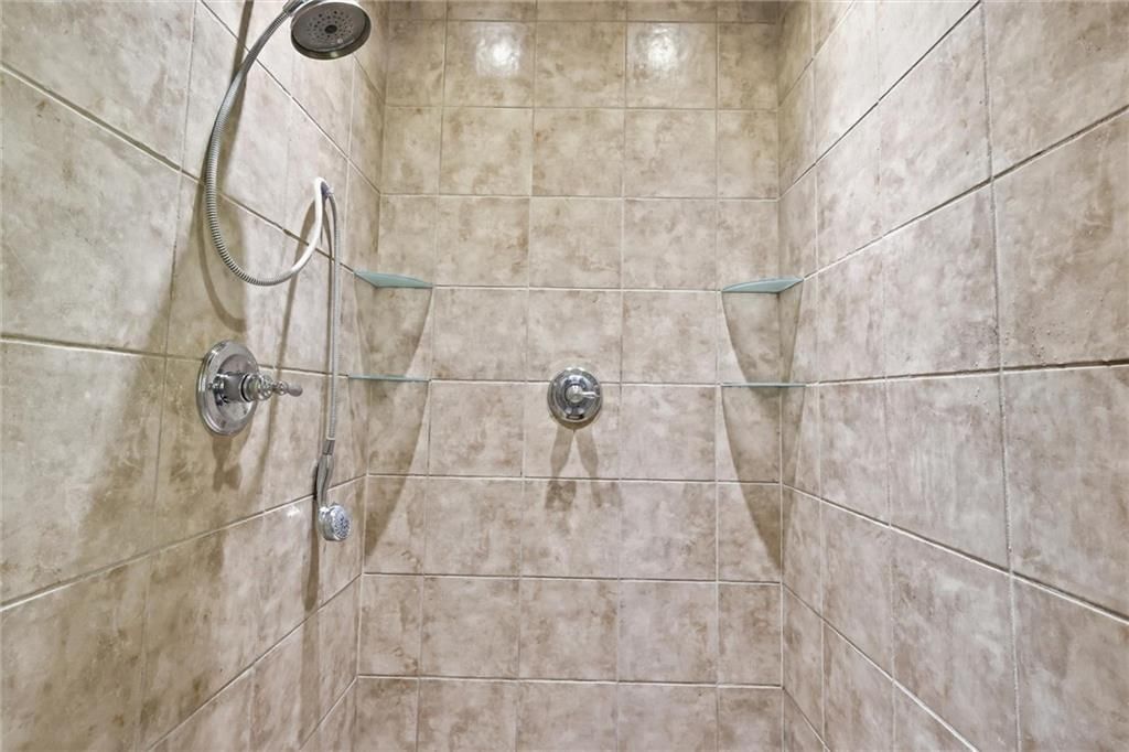 1140 Waverly Drive — photo 21