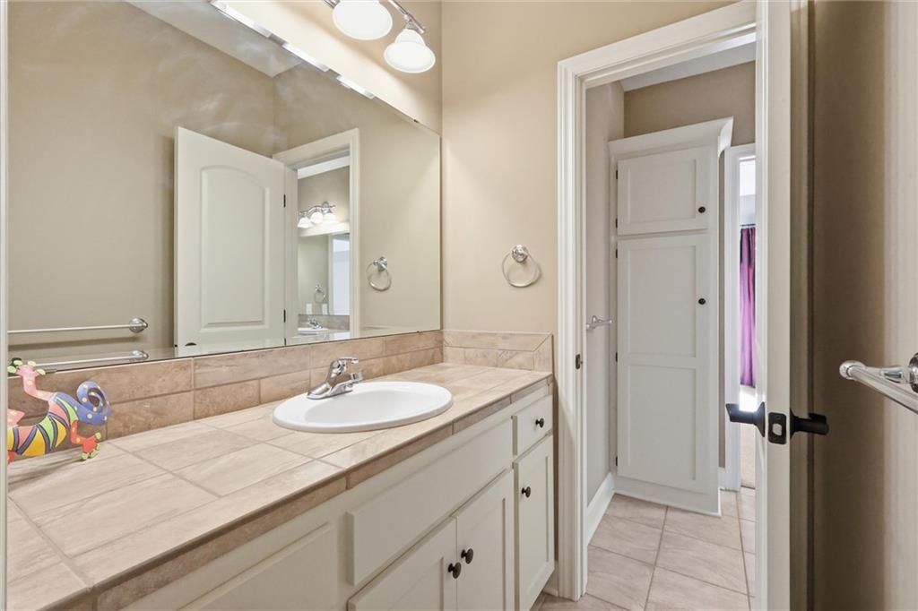 1140 Waverly Drive — photo 27