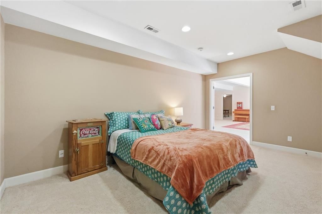 1140 Waverly Drive — photo 29