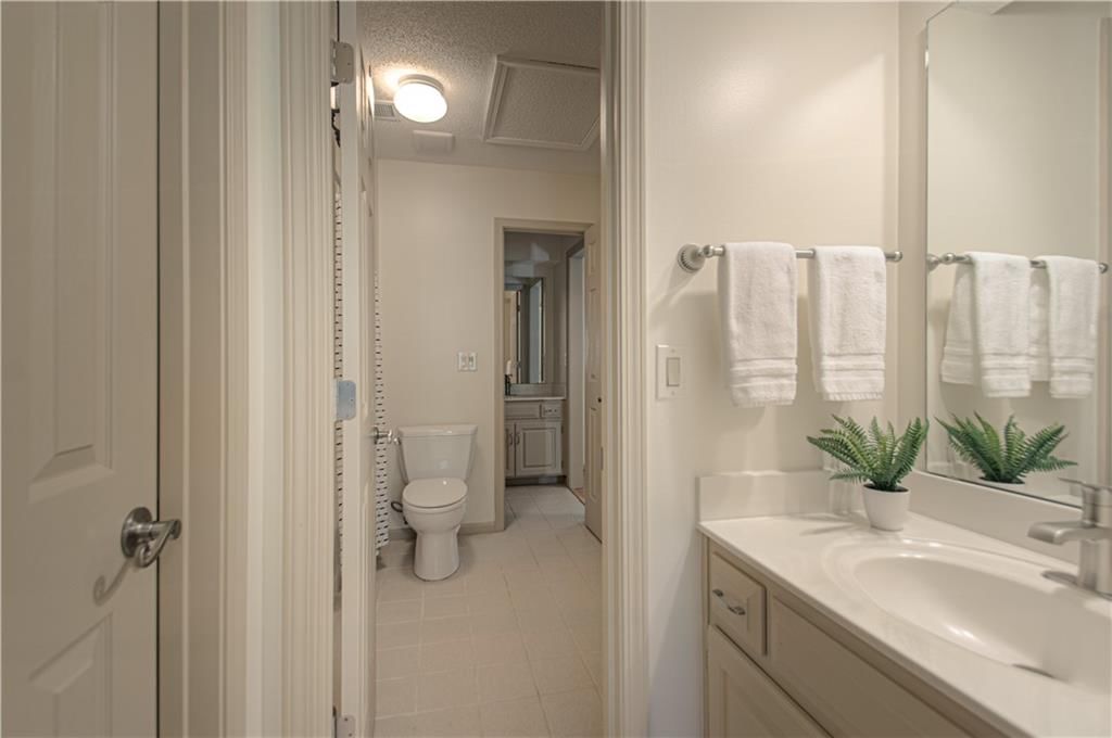 5319 W 132nd Terrace — photo 33