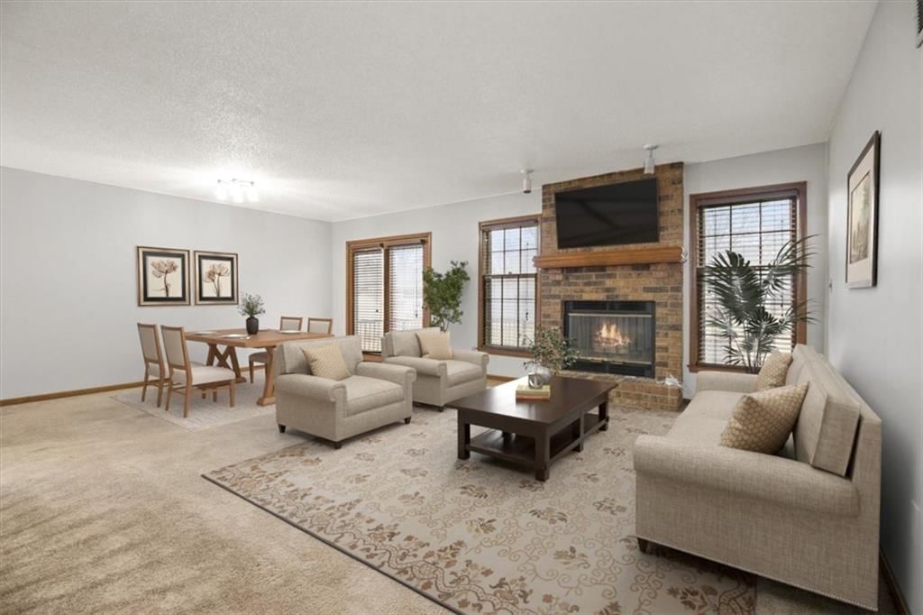 213 SE RIDGEVIEW Drive — photo 4