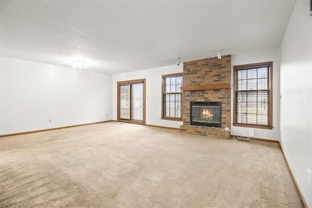 213 SE RIDGEVIEW Drive — photo 5