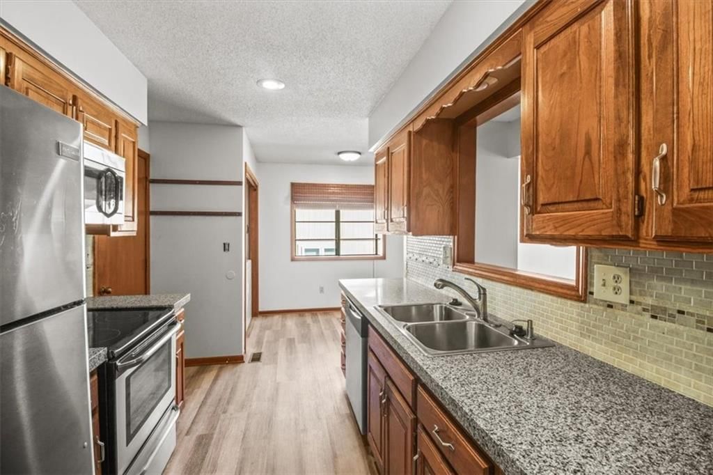 213 SE RIDGEVIEW Drive — photo 12