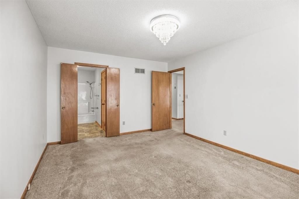 213 SE RIDGEVIEW Drive — photo 17