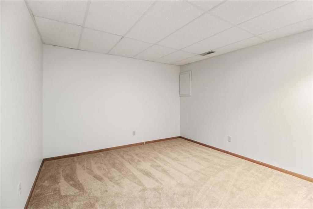 213 SE RIDGEVIEW Drive — photo 24