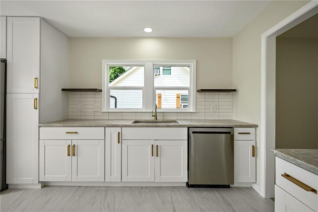 9401 W 82nd Street — photo 11
