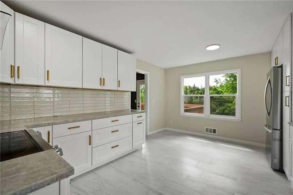 9401 W 82nd Street — photo 12