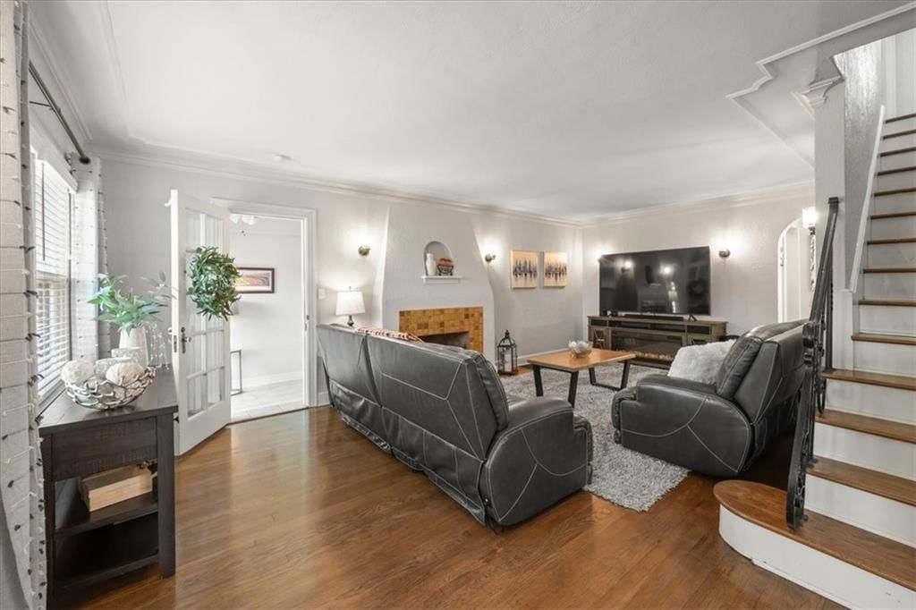 421 E Gregory Boulevard — photo 4