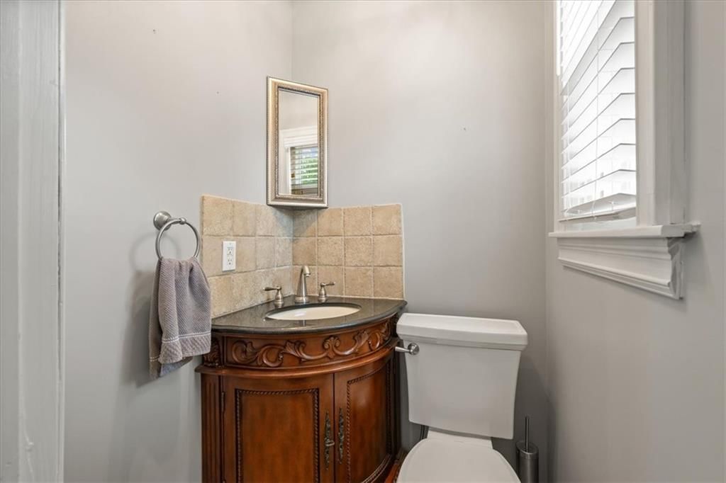 421 E Gregory Boulevard — photo 17