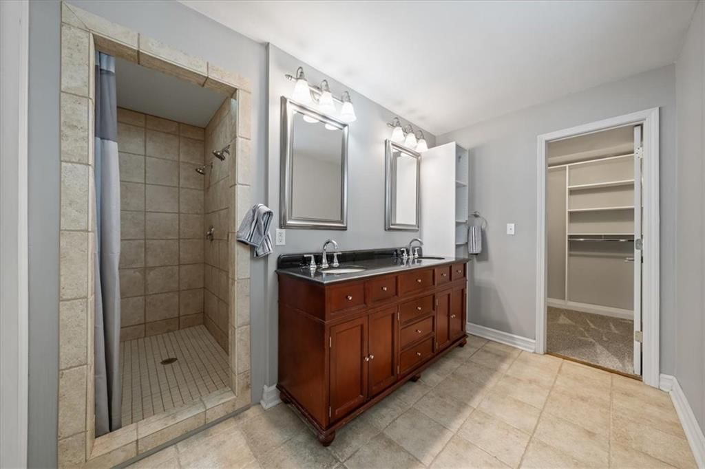 421 E Gregory Boulevard — photo 21