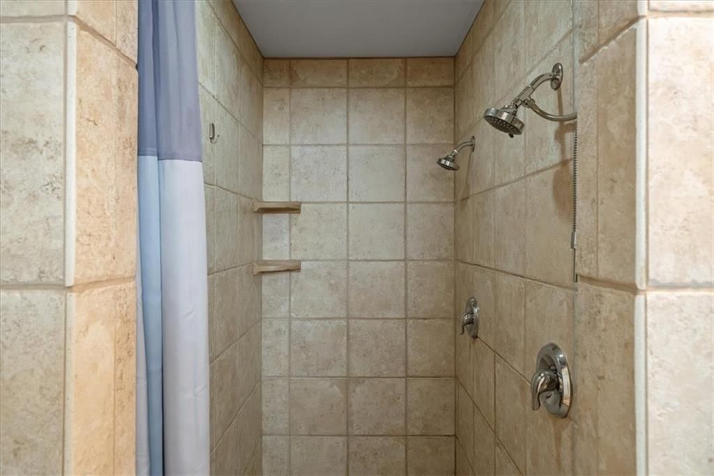 421 E Gregory Boulevard — photo 22