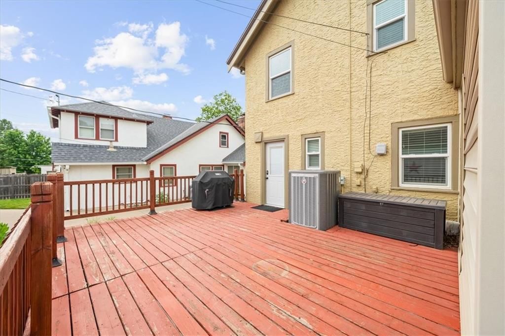 421 E Gregory Boulevard — photo 35