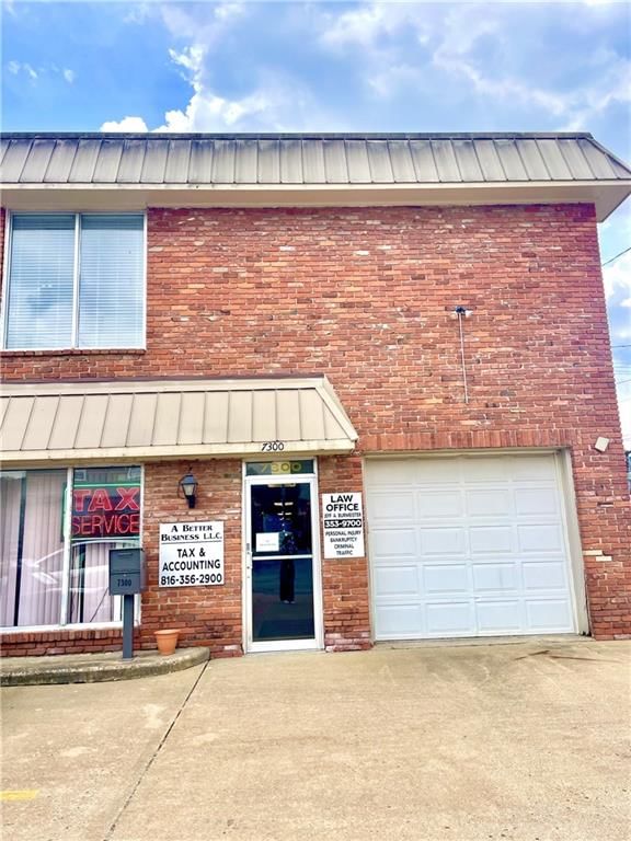 7300-E/F Raytown Road — photo 1