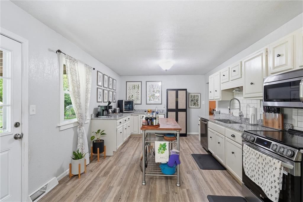 1922 Osage Street — photo 13