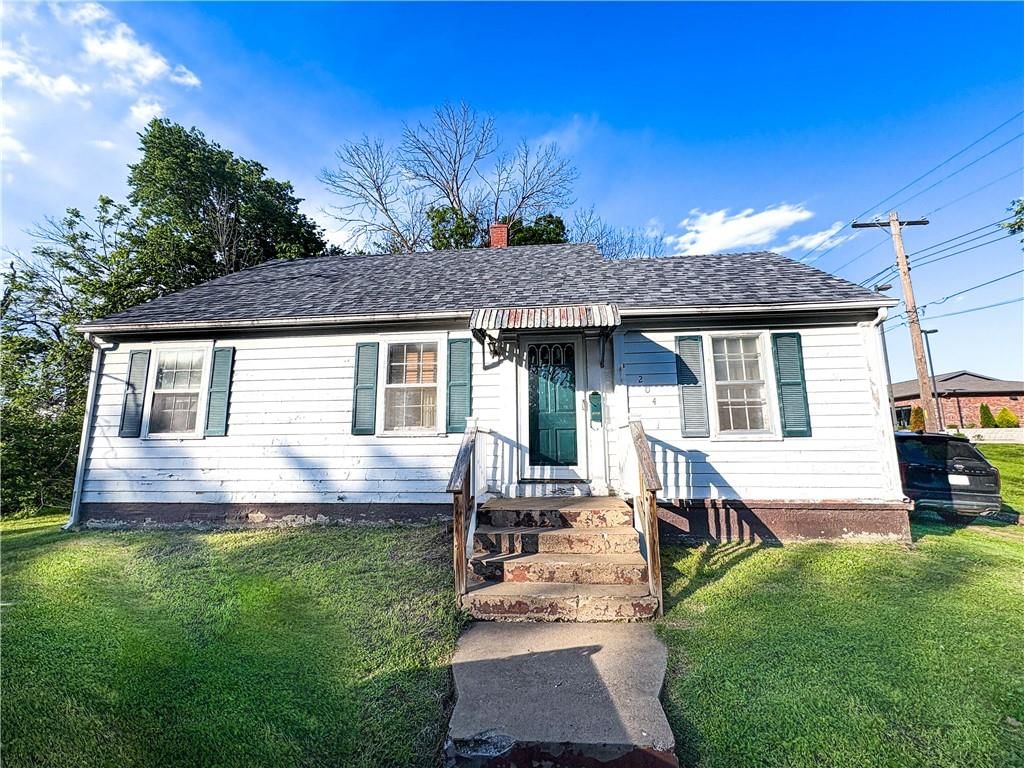204 W Jackson Street, Windsor, MO