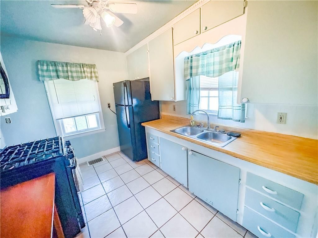 204 W Jackson Street — photo 7