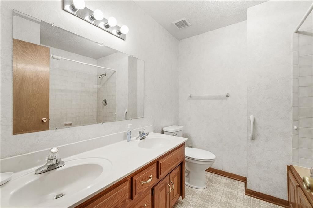 10604 E 240th Street — photo 16